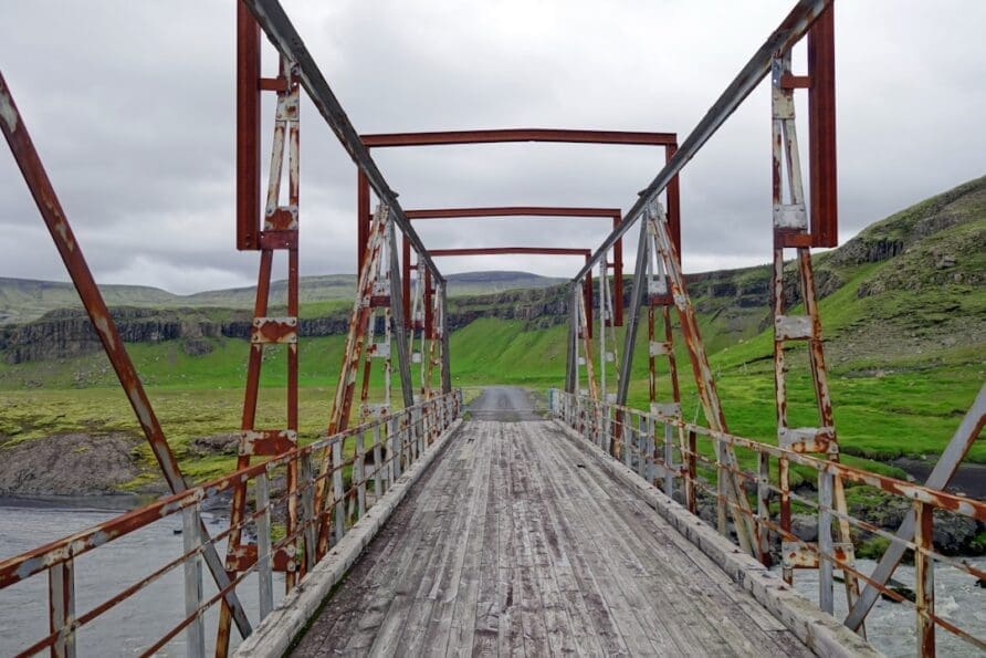 A Guide to Iceland’s Most Scenic and Picturesque Coastal Routes