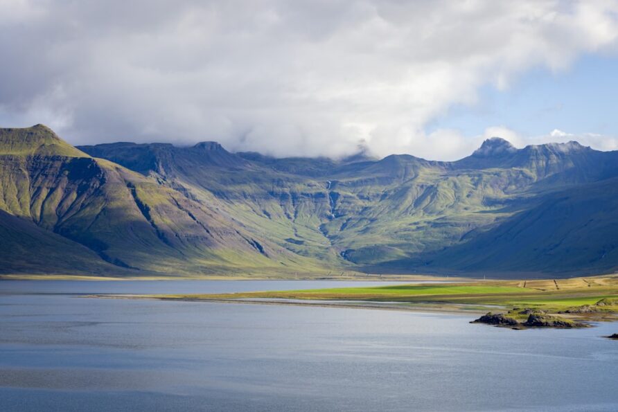 How to Sleep With Midnight Sun