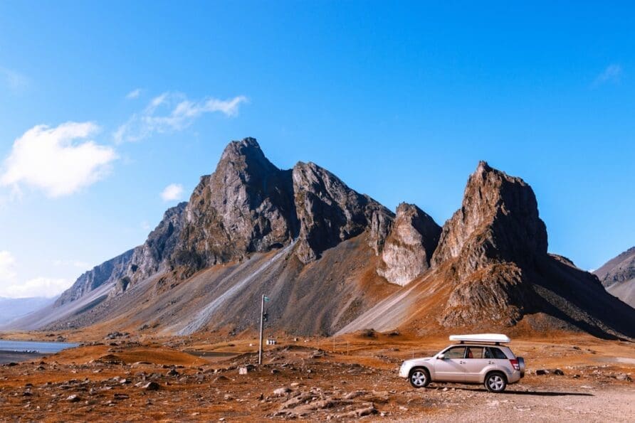 How to Explore Iceland’s Stunning Coastal and Beach Areas